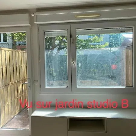 Studio 32 Apartment *